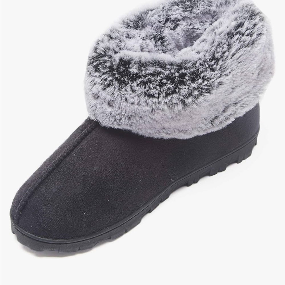 Cozy dark gray boots with Faux Fur Trim